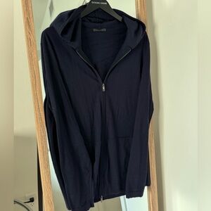 ARI cashmere hooded cardigan for men 
Navy blue